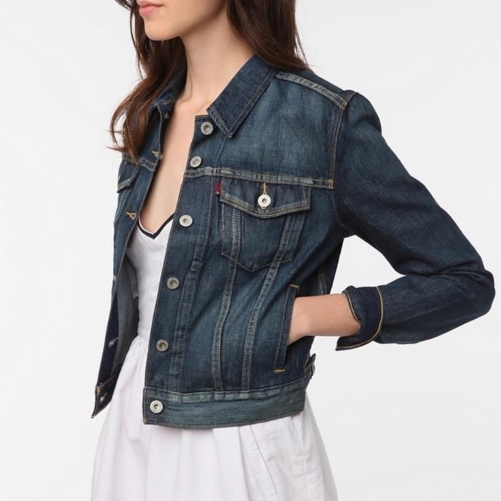 Levi’s Cropped dark wash jean jacket